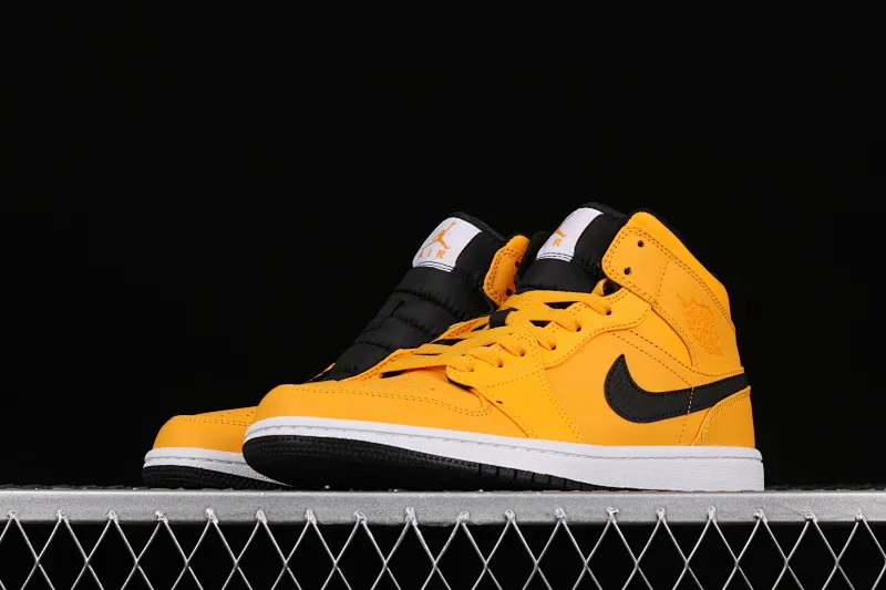All Categories Air Jordan Jordan Series Basketball Shoes Air Jordan 1 Mid Air Jordan 1 Mid "Black and Yellow Little New Love" Taxi Color 554724-700